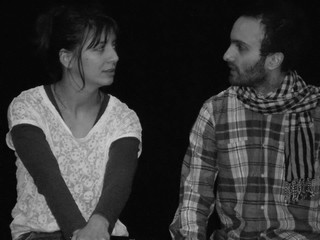 les comediens de La maison d’Elliott en repetition